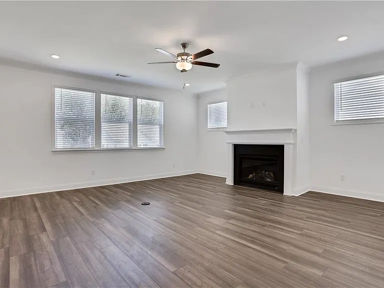 3198 Shirecrest Ln — Photo 11