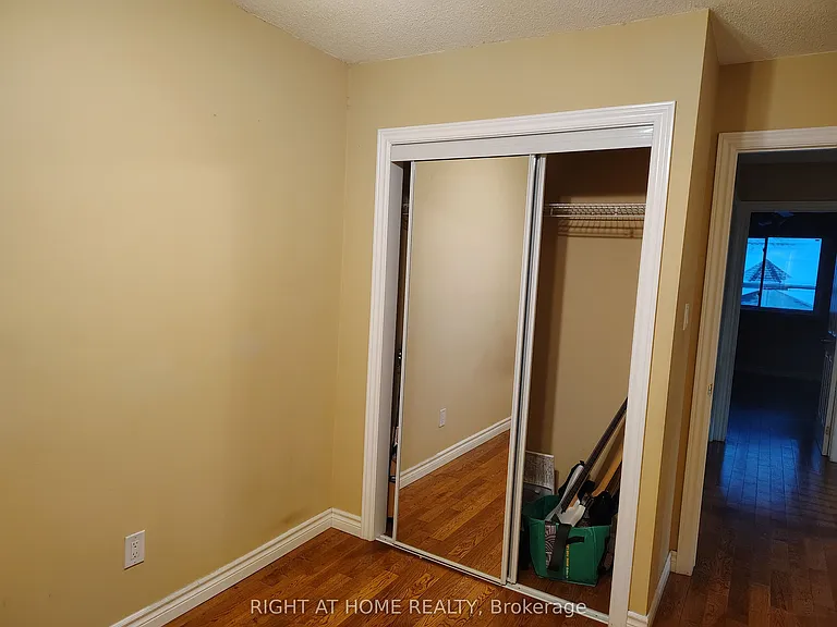 47 Jackson Ct W — Photo 15