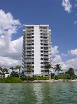 4th image of 8701 Estero Blvd