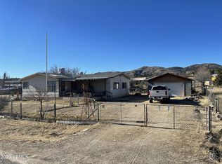 18350 S Pioneer Ave, Peeples Valley, AZ 86332
