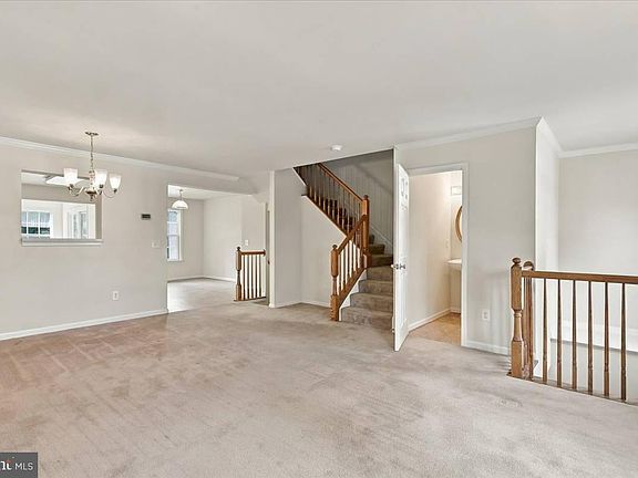 5th image of 134 Raphael Ct