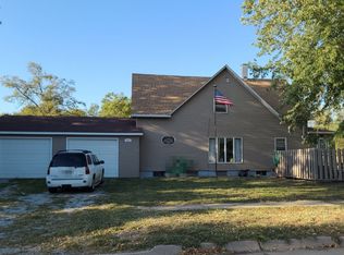 711 E Forrest St, Sutton, NE 68979