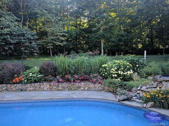 4th image of 26 Sunderland Ln