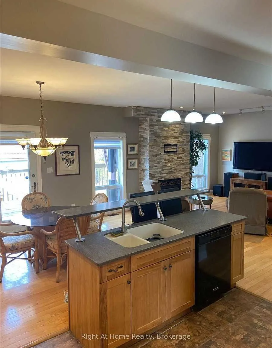 4 bed, $3,000 — Photo 3