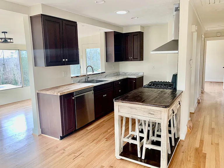 Kitchen, there is a stainless steel fridge that was included after this photo was taken.