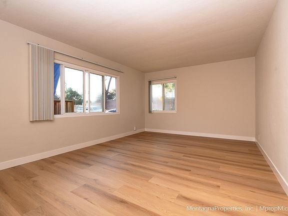 4th image of 1868 Davis St APT 1
