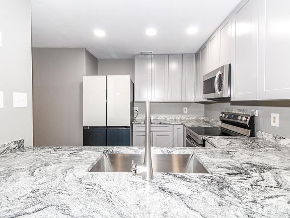 2nd image of 4107 Medical Dr #32