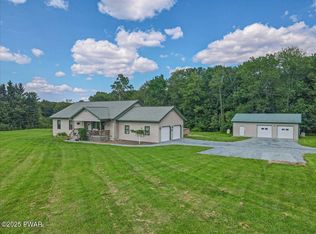 11 Coyote Rdg, Hawley, PA 18428