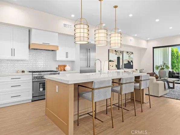161 Cecil Place B, Costa Mesa, CA 92627