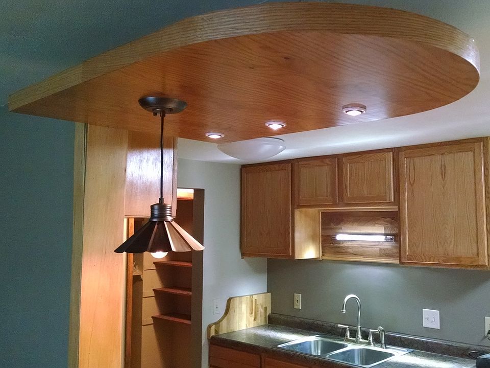 Beautiful breakfast bar with lighted soffet