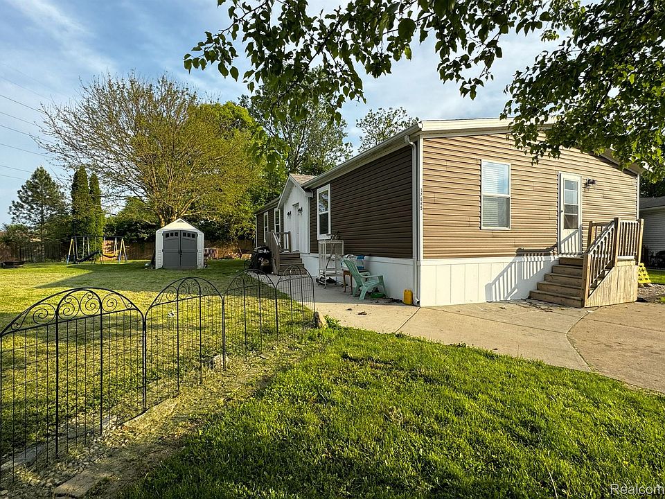 1st image of 17865 Fairfax Ln