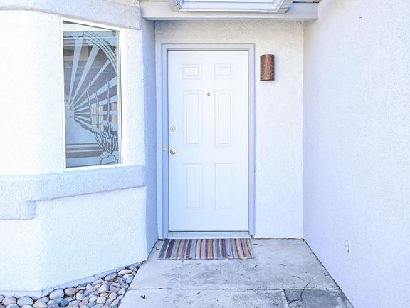 2nd image of 643 S Mesquite St