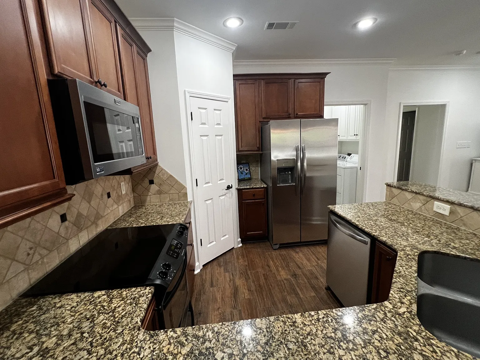 2 bed, 1332 sqft, $2,000 — Photo 4