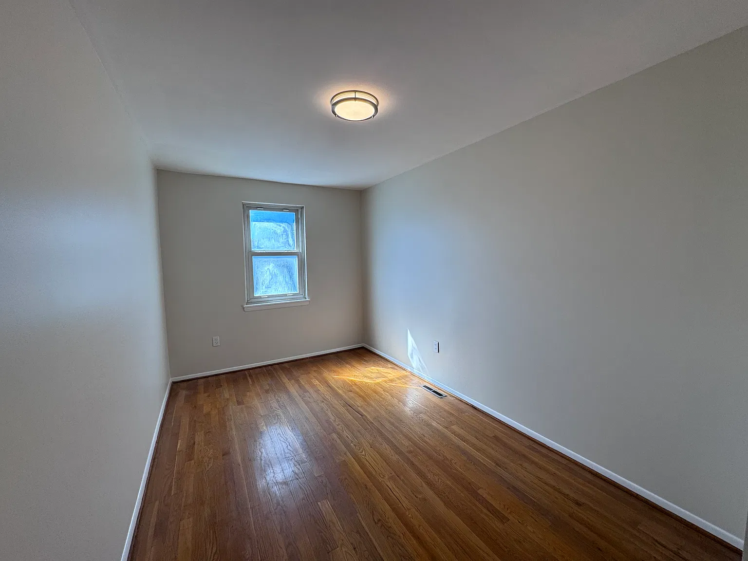 3 bed, 1.5 bath, 1120 sqft, $1,850 — Photo 3