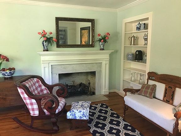 3rd image of 1409 Forest Hill Cir