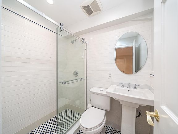 5th image of 116 Garden St #1