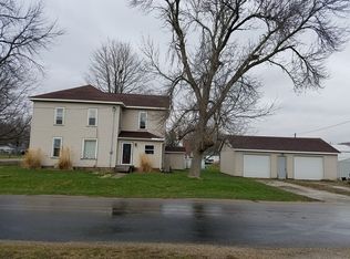 102 W Palmer Ave, Alexis, IL 61412