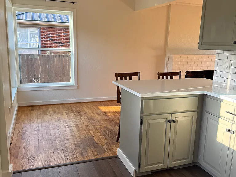 732 S Monroe St — Photo 5