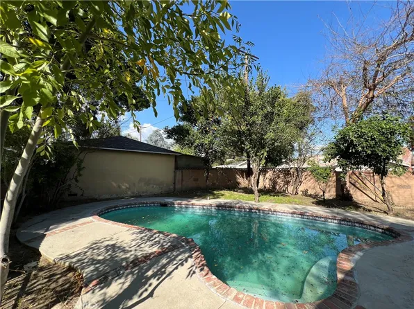 8902 Rathburn Ave, Northridge, CA 91325