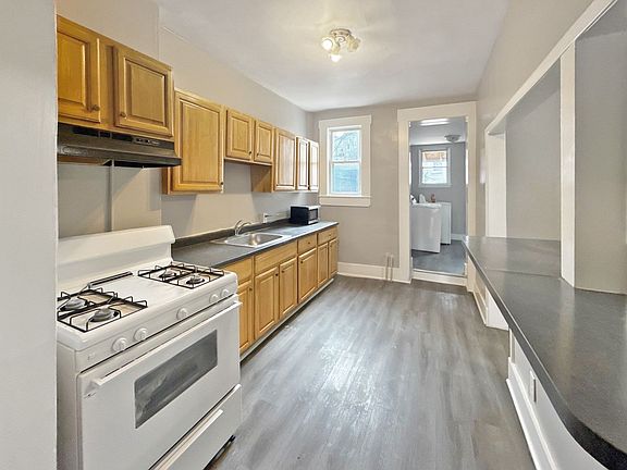 3rd image of 2113 Belair Rd