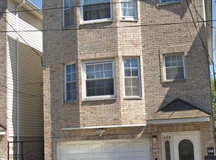 270 Arlington Ave #1, Jersey City, NJ 07305