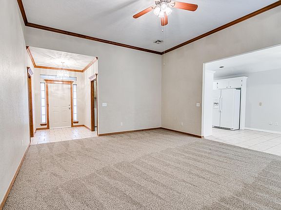 3rd image of 613 E Katelyn Ln