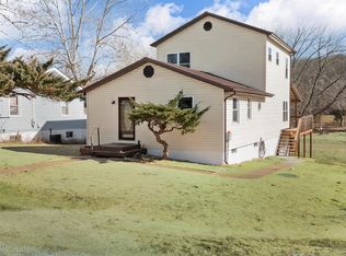 14298 S Lake Dr, De Soto, MO 63020