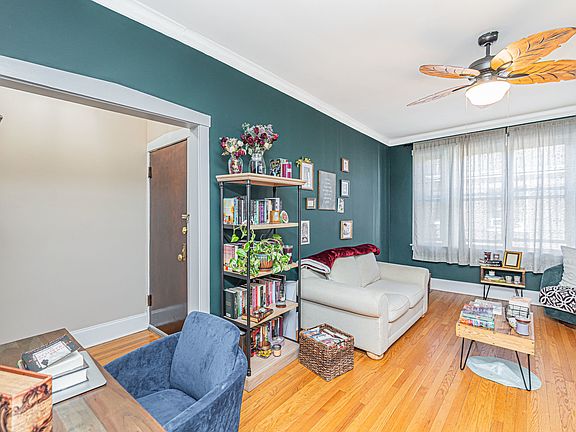 3rd image of 431 N Lombard Ave APT 3