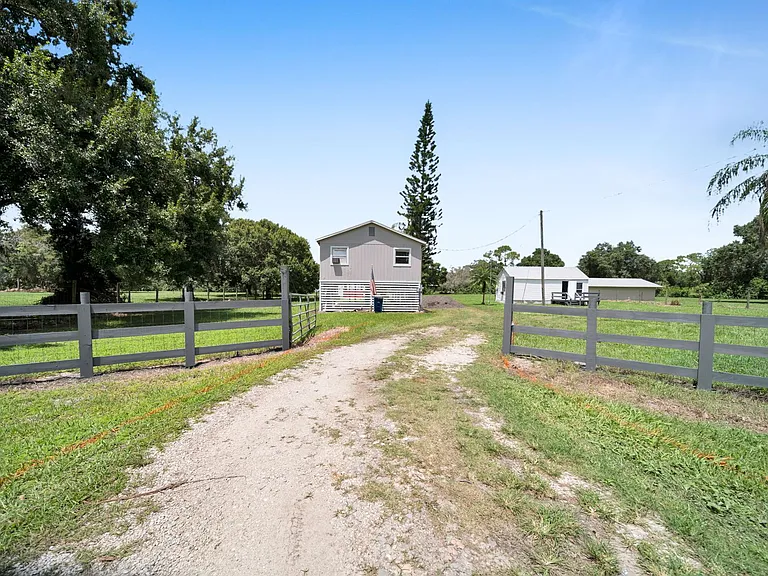 2950 Packinghouse Rd — Photo 45