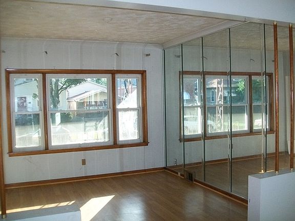 4th image of 5536 S Hoyne Ave
