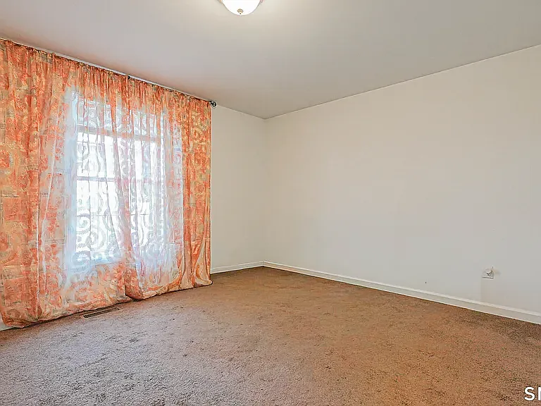 45 Daytona St — Photo 9