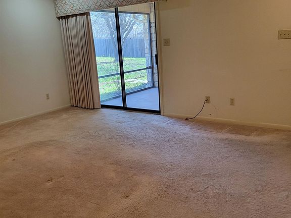 4th image of 1827 Lacy Drive