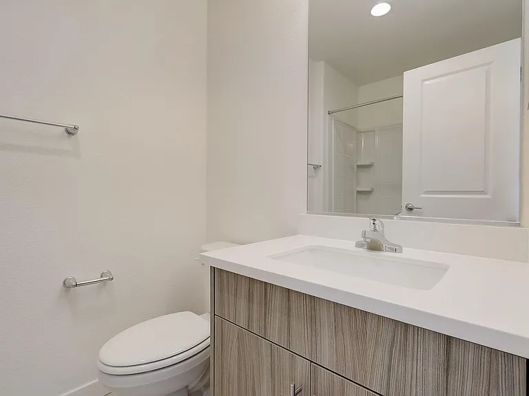 Estaire Luxury Townhomes — Photo 26