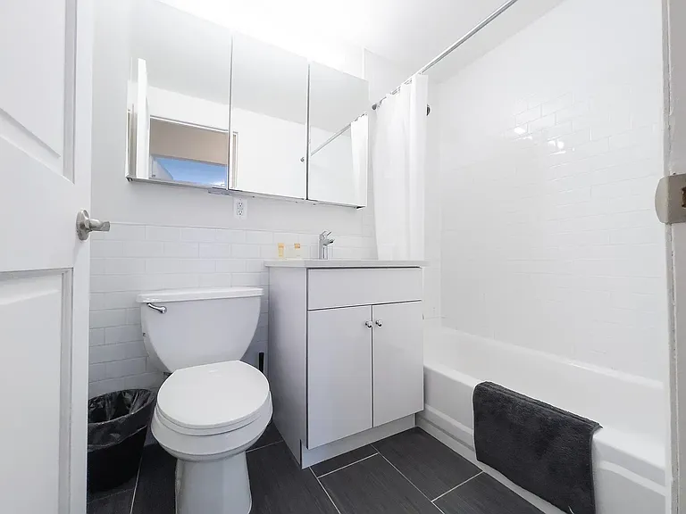 614 10th Ave #5E — Photo 8