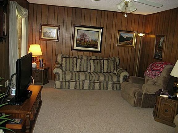 3rd image of 332 Menlo Dr
