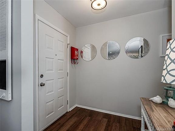 3rd image of 9201 Thorpe Ct