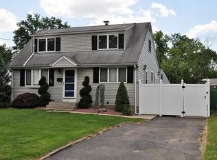 323 Sunset Ave, Old Bridge, NJ 08857