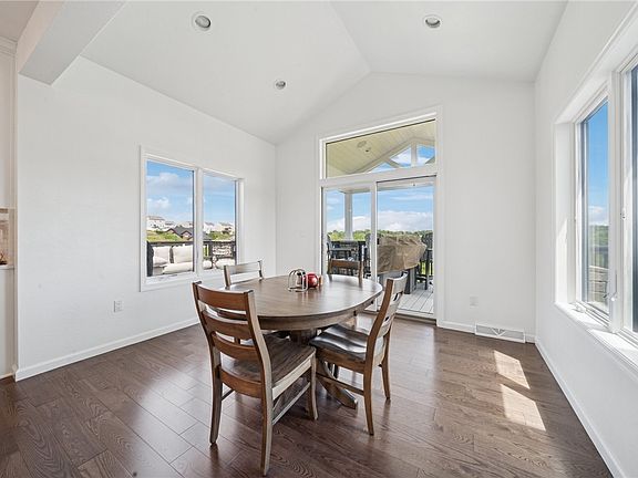 5th image of 7516 Alvina Ct