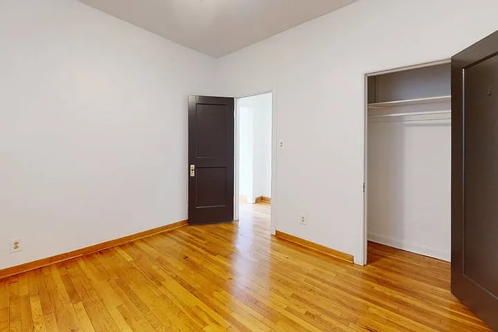 1018 E. 54th Street — Photo 23
