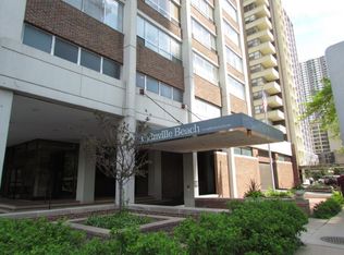 6171 N Sheridan Rd APT 302, Chicago, IL 60660