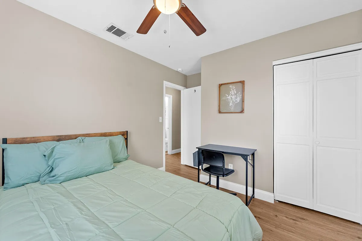 Building Photo - Wild Rose Dr NE