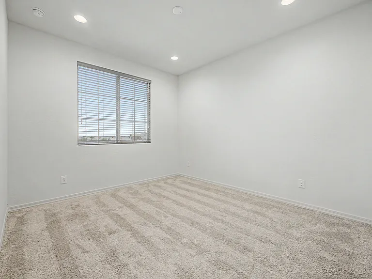 25552 S 230th St — Photo 27