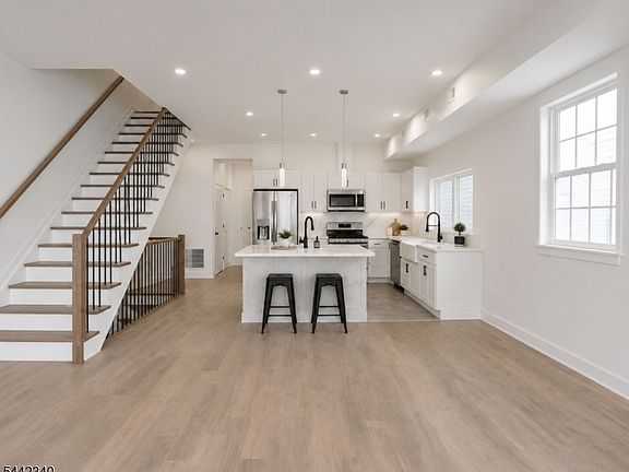 2nd image of 356 21St St
