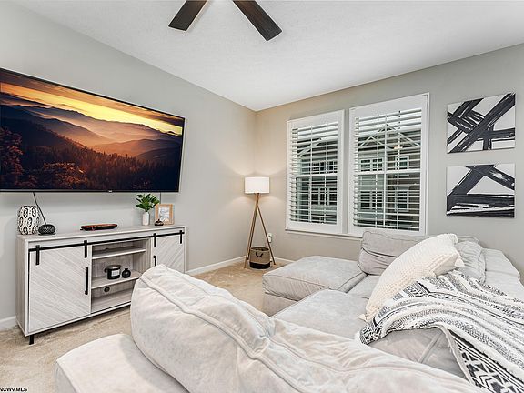 5th image of 122 Woodside Dr