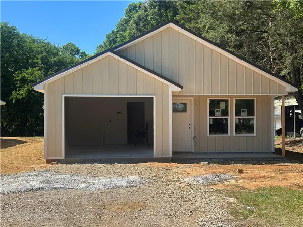 545 Old Tennessee Hwy NE, White, GA 30184