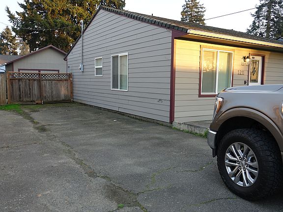 2nd image of 3211 Yeoman Ave