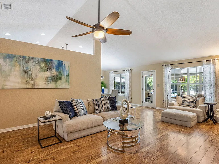 130 W Shipwreck Rd — Photo 4