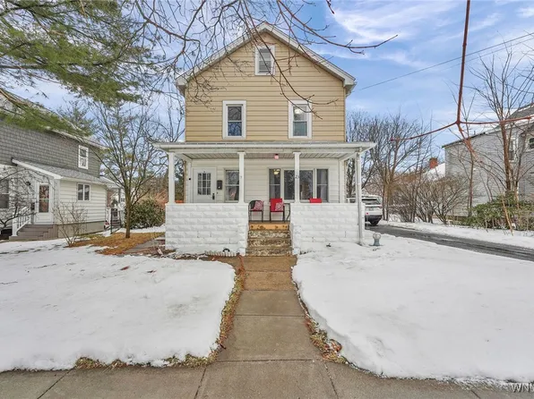 23 Elm St, Silver Creek, NY 14136