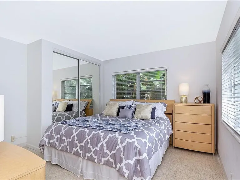 125 Isle Of Venice Dr #4 — Photo 4