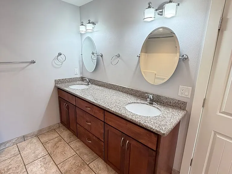 103 W Bishop Way — Photo 27